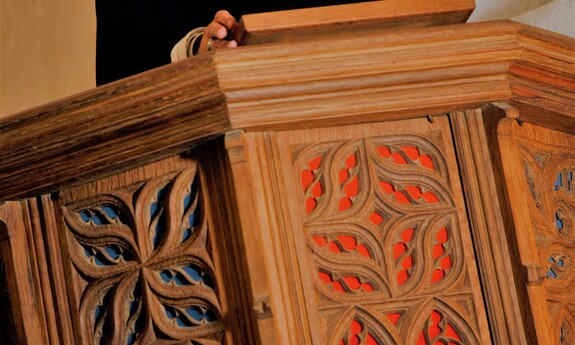 Billede af præst på prædikestol